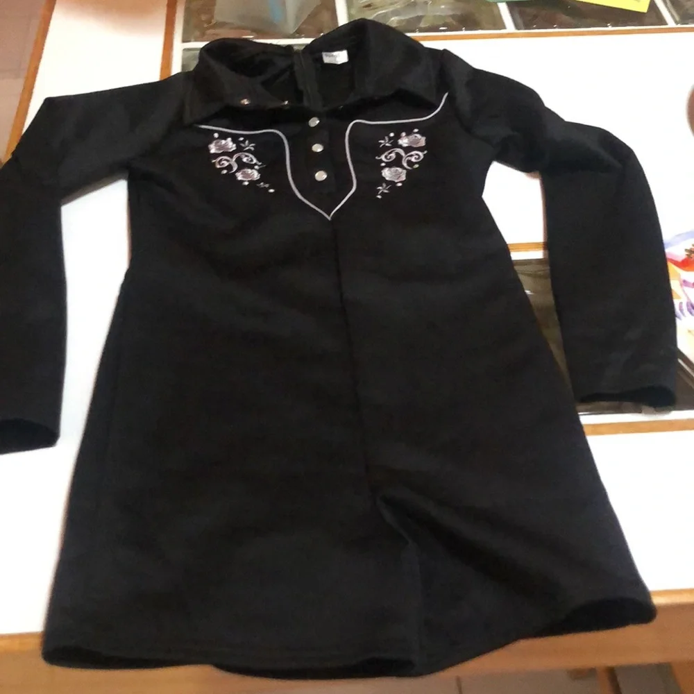 Westerncowgirl romper costume. Includes short romper, a chain belt andbandanna. - Picture 6 of 12